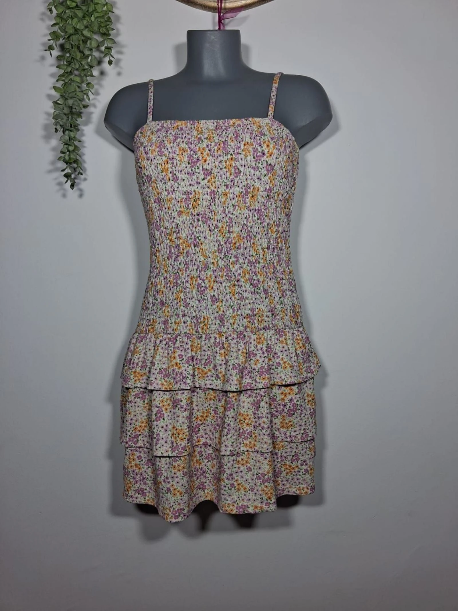 Vestido Primark floral fruncido con volantes talla S – photo 2